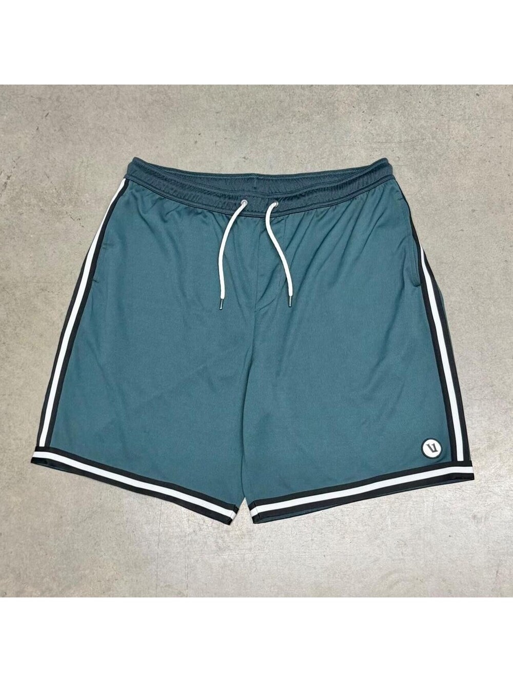 Vuori Zone Basketball Shorts Mens XL Green Beryl 8” Side Stripe Gym $78 V395